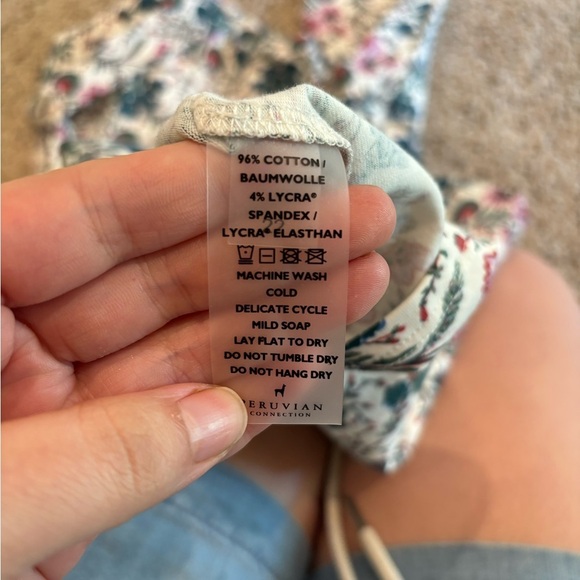 Peruvian Connection Glacier Flower T-Neck Women Multicolor Top Size M - Picture 5 of 7